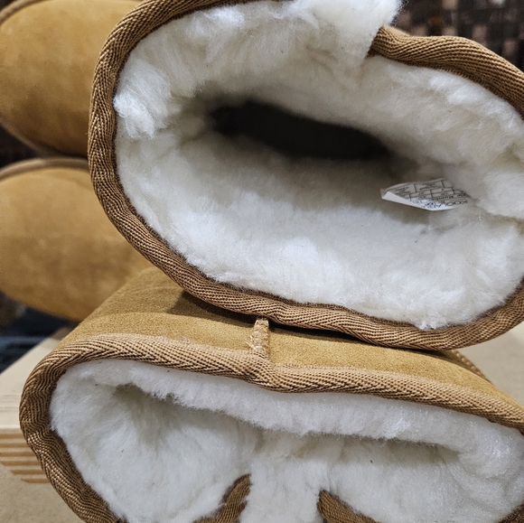 Ugg Koolaburra Boots - Picture 8 of 12